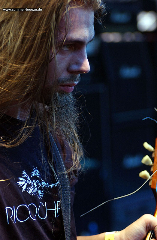 Bild eines Mitglieds der Band End Of Green beim Live Auftritt auf dem Summer Breeze 2003.